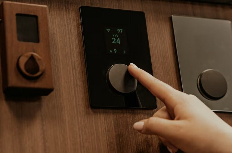 thermostat button
